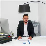 Profesor de Derecho. Especializado en Derecho laboral y procesal civil y penal.
